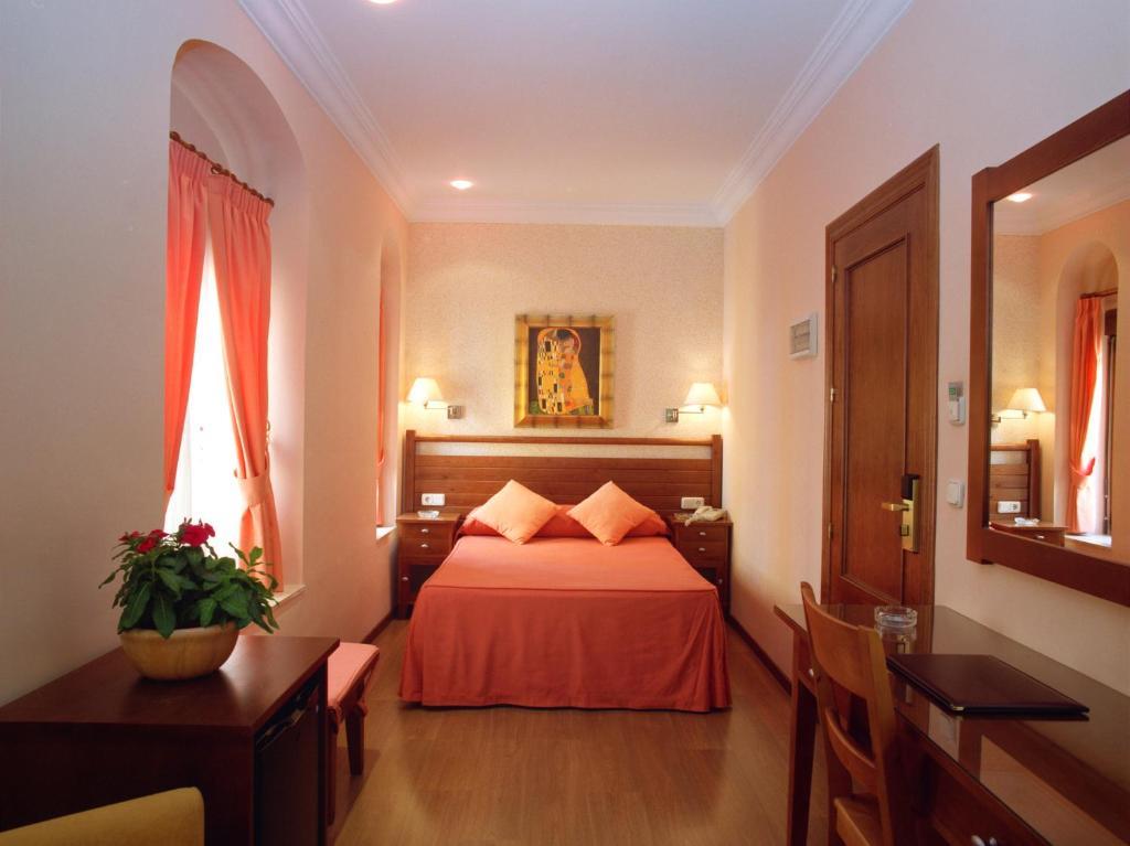 California Hotel Малага Стая снимка