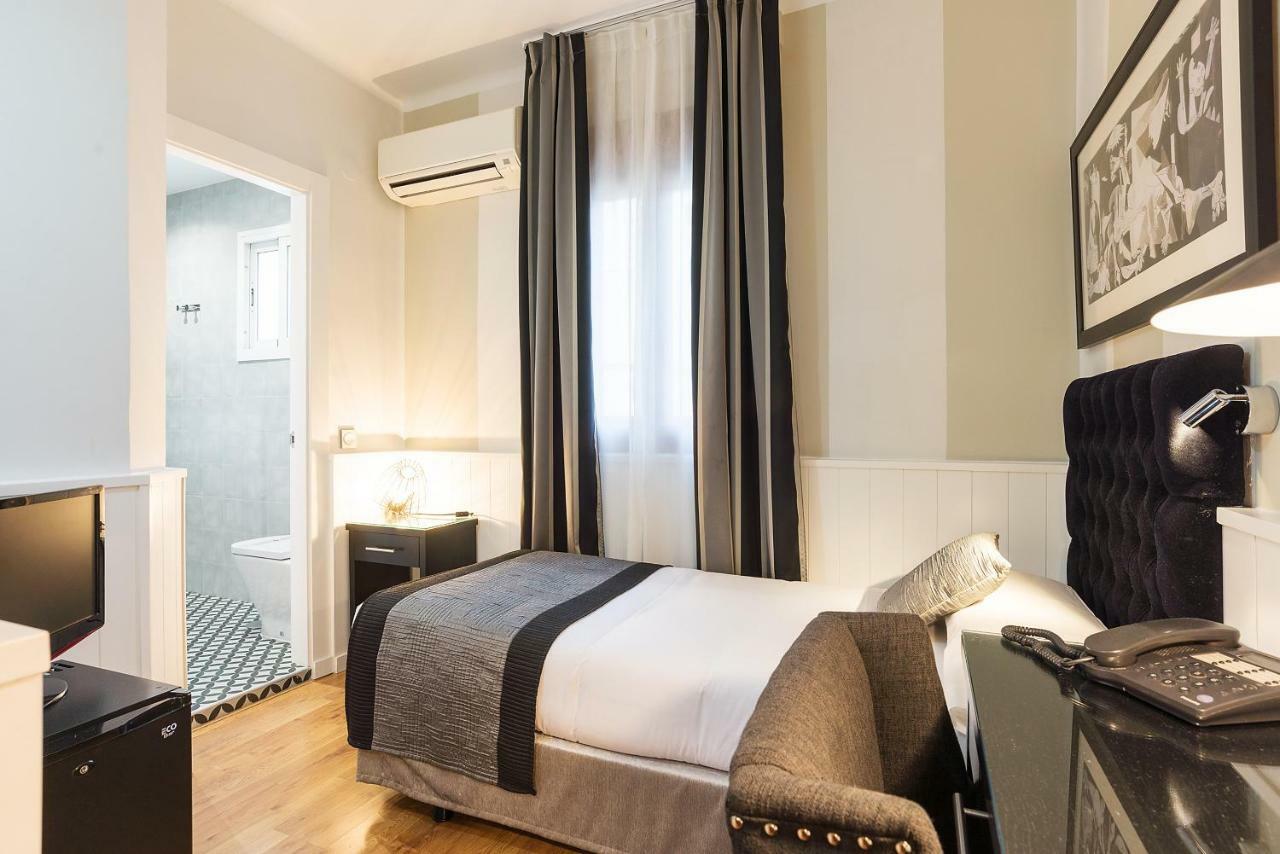 California Hotel Малага Екстериор снимка